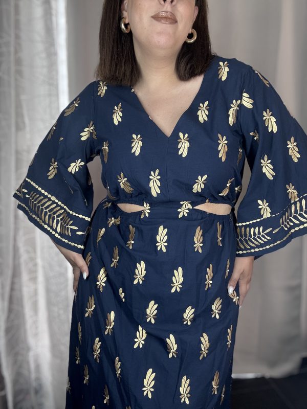 ΜΠΛΕ ΜΕ ΧΡΥΣΗ ΚΛΩΣΤΗ MAXI DRESS - Image 4